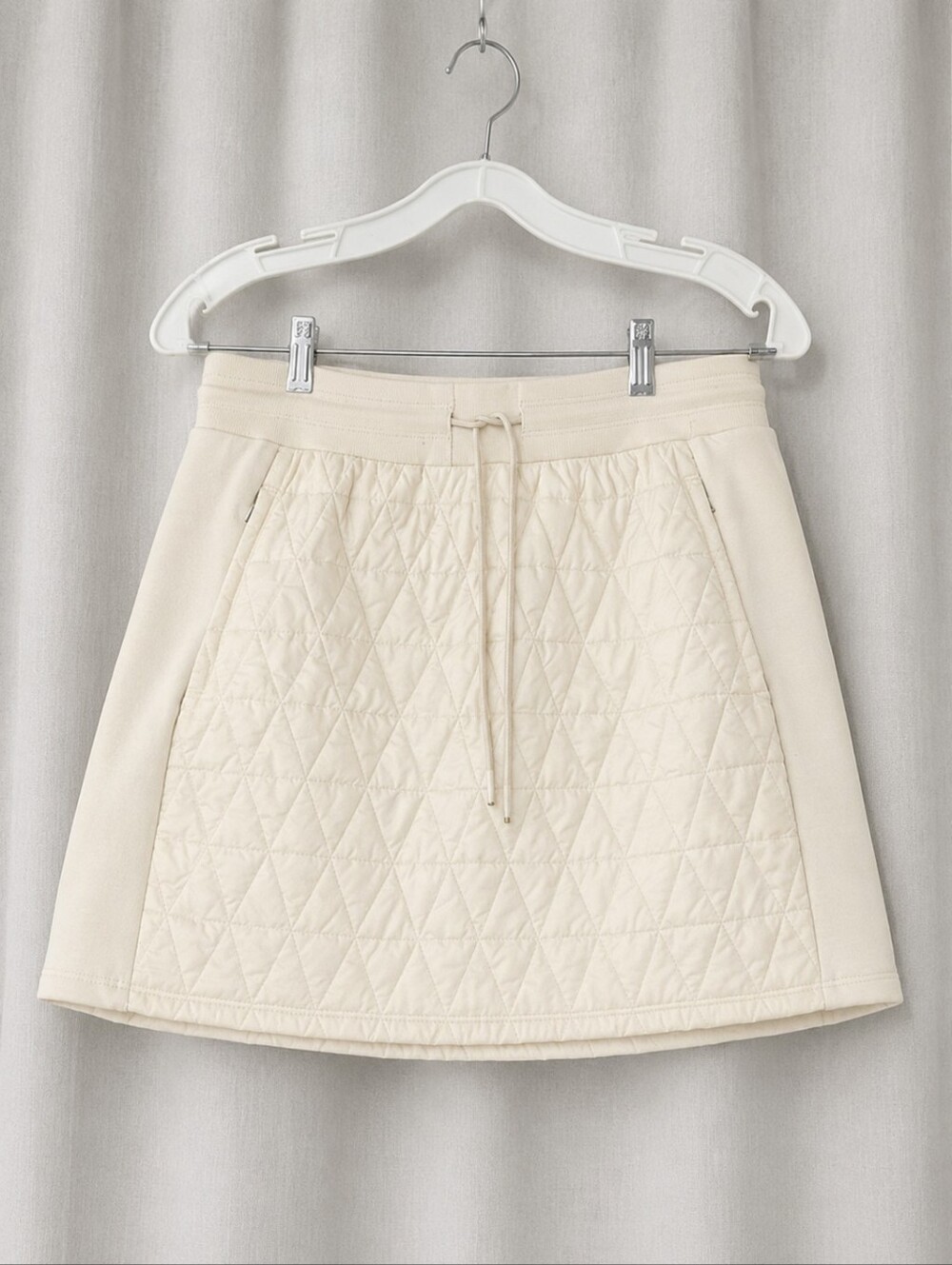 Athleta Solstice Chantilly Cream White Quilted Water Repellant Puffer Mini Skirt